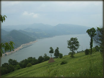 Dunav - pogled pri spustu sa Čoka Njalte ka Lepenskom Viru